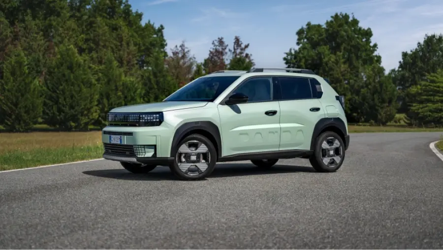 Test drive Fiat Grande Panda 1.2 100 PS: Ο oδηγός στη θέση του οδηγού