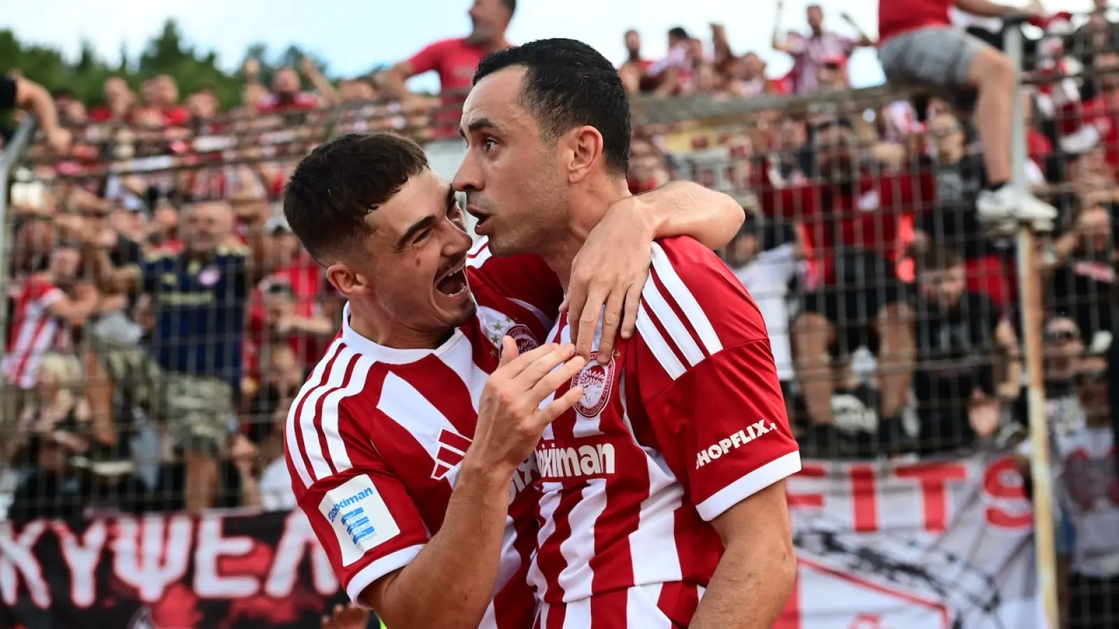 Λεβαδειακός-Ολυμπιακός 0-1: Ο Σάλιακας “ντύθηκε” σέντερ φορ και λύτρωσε τον Ολυμπιακό στις καθυστερήσεις