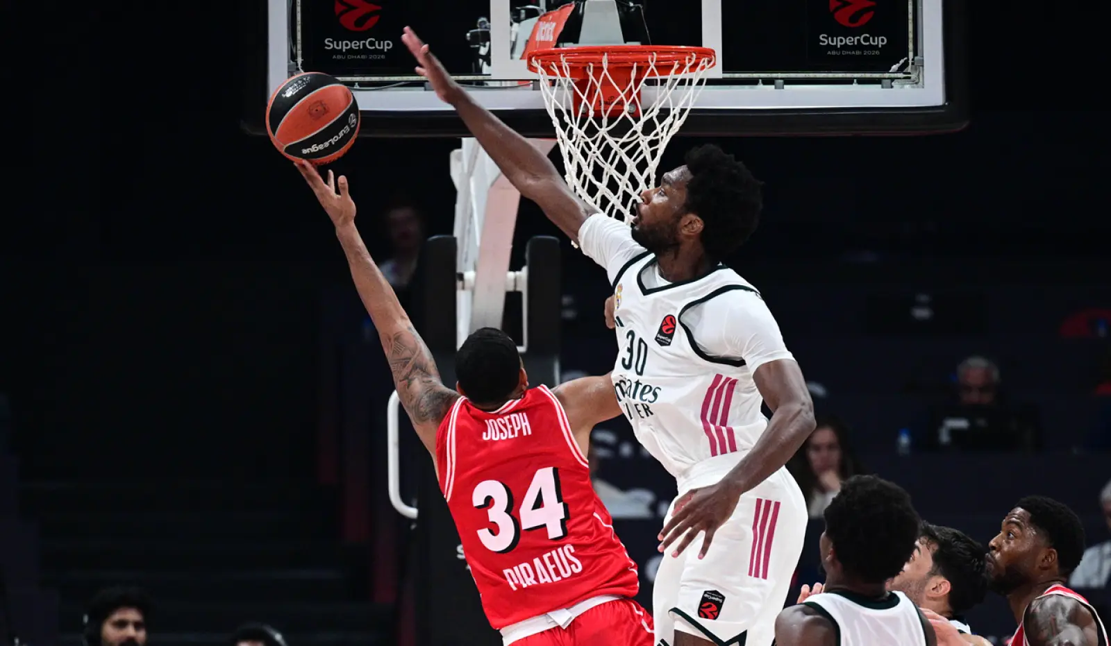 EuroLeague: Με πολλές «ερυθρόλευκες» φάσεις το Τop-10 του Super Cup (video)