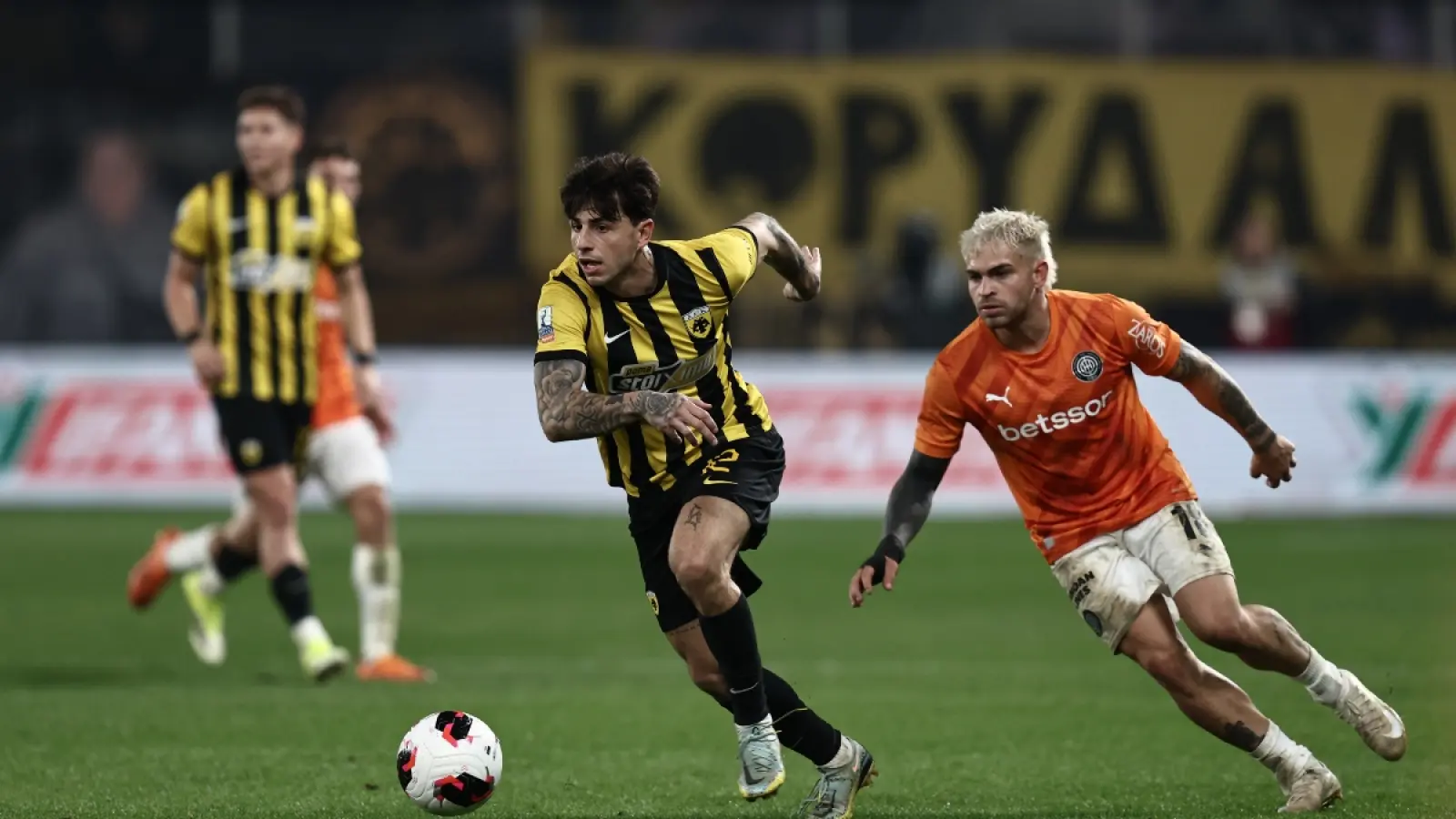 «Η ΑΕΚ βρίσκεται στην αγορά για δεξιό μπακ, ο Ρότα μετά τη διακοπή θα είναι διαθέσιμος» (audio)