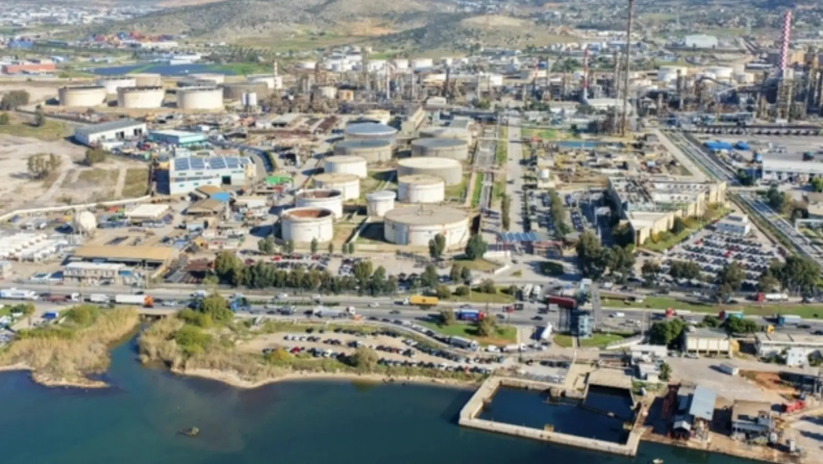 Η εισφορά στα διυλιστήρια, τα σχέδια όσων έφυγαν από την Ελπίδα και η πόρτα Τσίπρα στους παλιούς