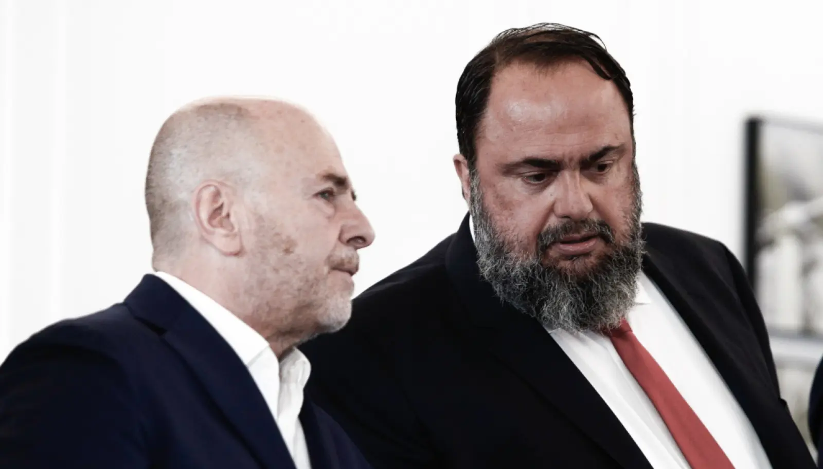 Μαρινάκης – Αλαφούζος για τα τηλεοπτικά: Οι διάλογοι και οι ατάκες Ηλιόπουλου, Σαββίδη