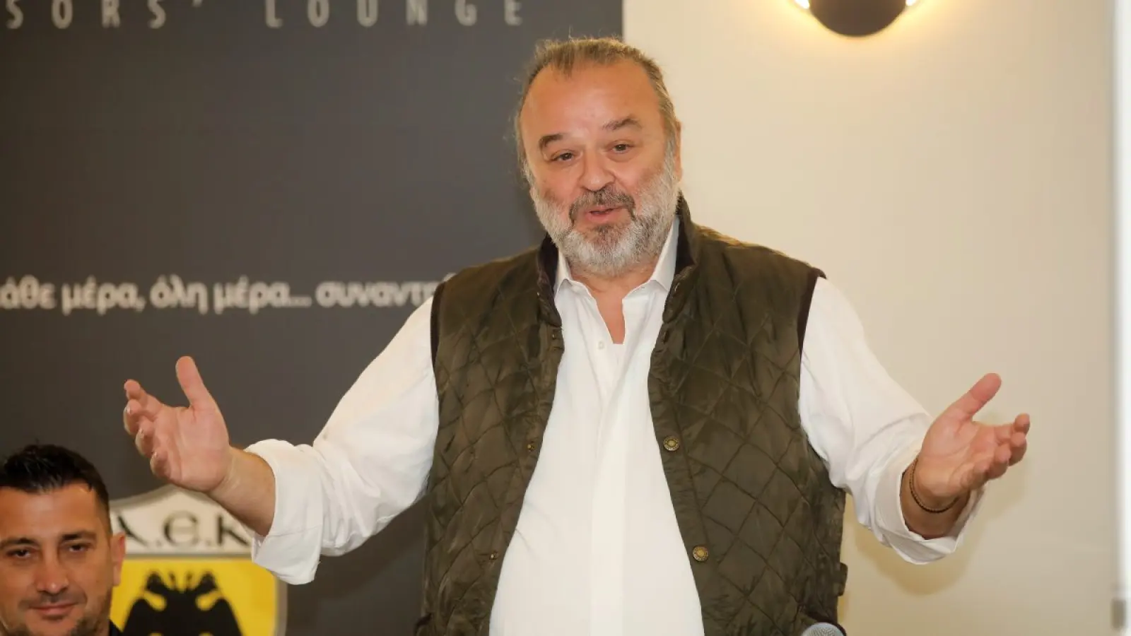 «Η ΑΕΚ ανανέωσε με καλύτερους οικονομικούς όρους με τη Percapita, δύσκολα θα γίνει κίνηση για δεξί μπακ» (audio)