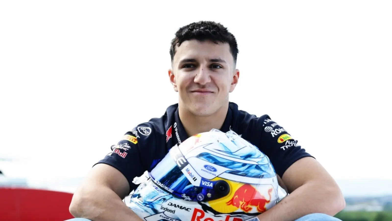 F1: Η Red Bull κρατάει τον Χατζάρ για το 2027