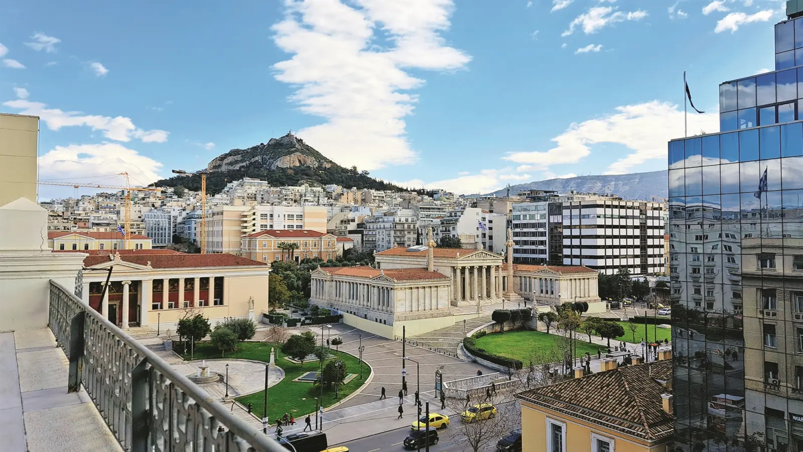 Παράλογες ιστορίες επί της Πανεπιστημίου