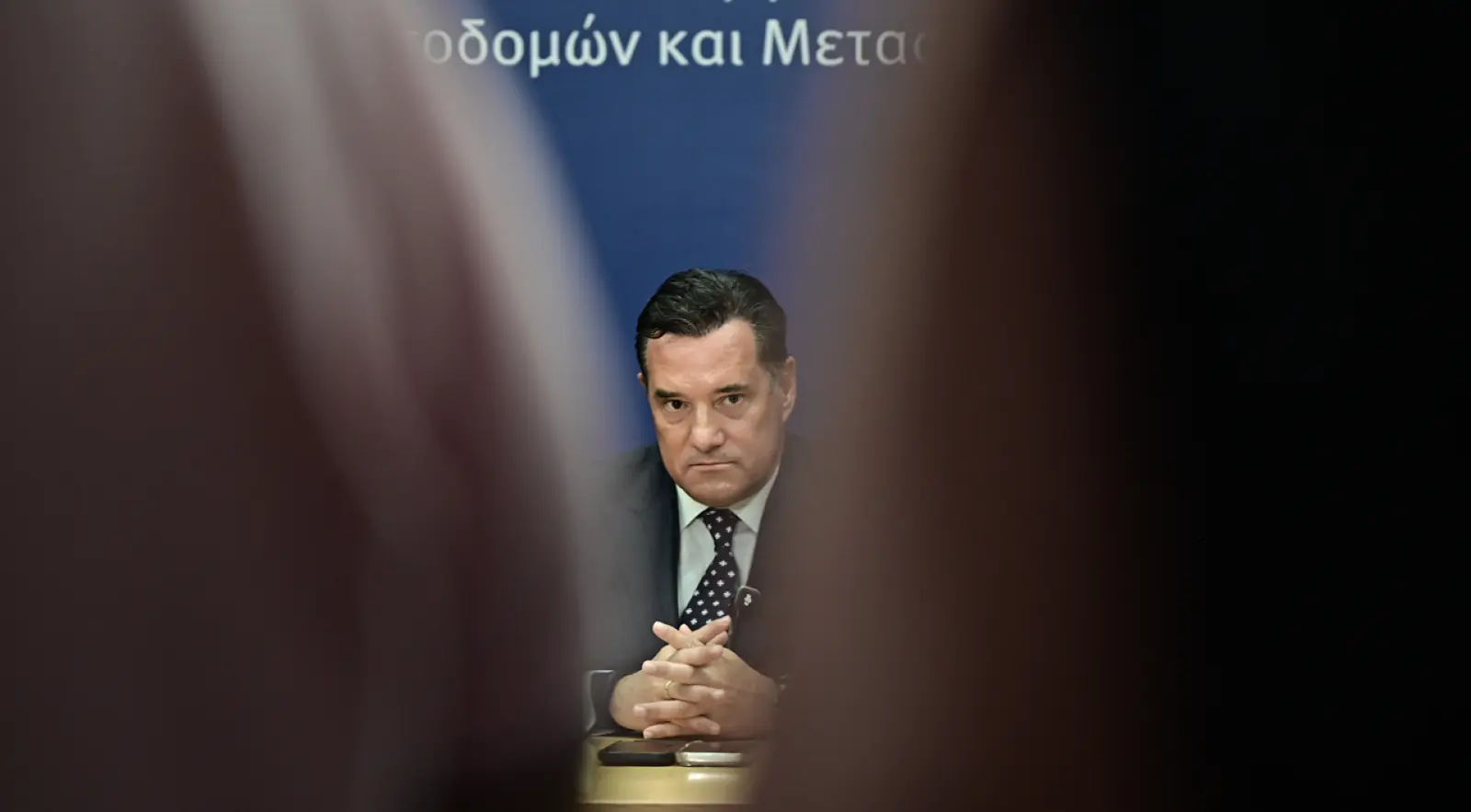 Γεωργιάδης κατά Αρβανίτη που ζήτησε την παραίτησή του μετά τη δήλωση για τον «μπάφο»