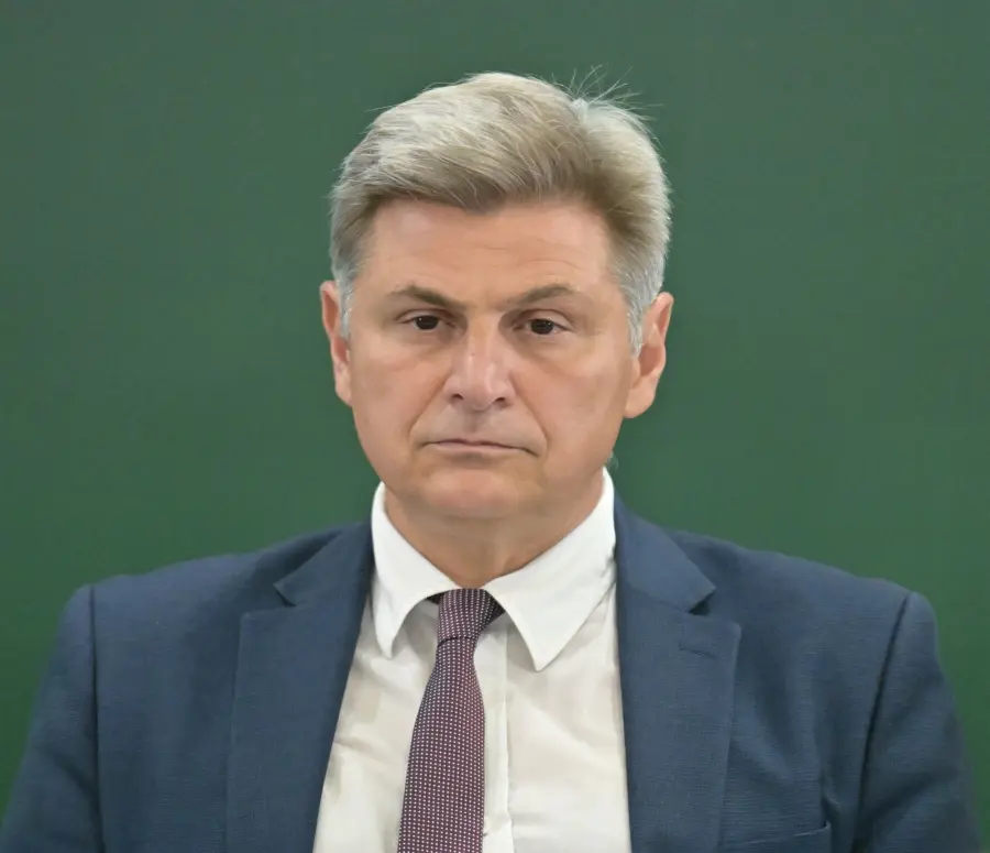 Νικόλας Φαραντούρης: Μπαλαφάρα