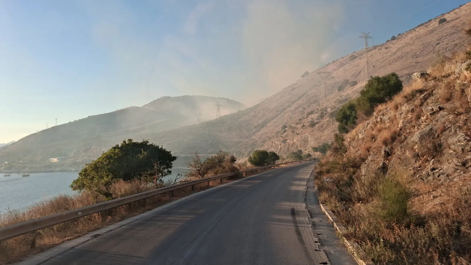 Θεσπρωτία: Φωτιά στη Λωρίδα Σαγιάδας κοντά στα σύνορα