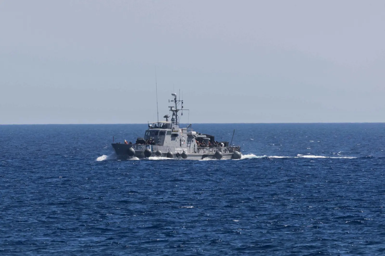 Νέα επιχείρηση διάσωσης 42 μεταναστών νότια της Κρήτης – Εντοπίστηκαν από drone της Frontex