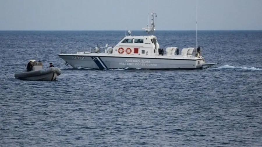 Πυρκαγιά σε φορτηγό – οχηματαγωγό με 29 επιβαίνοντες βόρεια της Μυκόνου