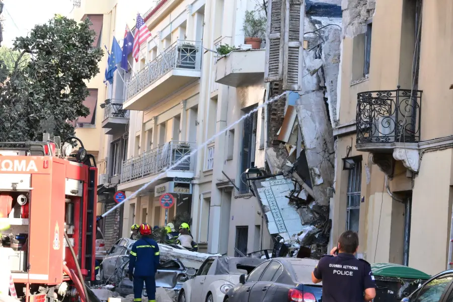 Έκρηξη και κατάρρευση κτιρίου στην Αθήνα: Σε πλήρη εξέλιξη οι έρευνες της ΕΜΑΚ για εγκλωβισμένους – Τι αναφέρει στο ΕΡΤnews ο Γ. Αρτοποιός