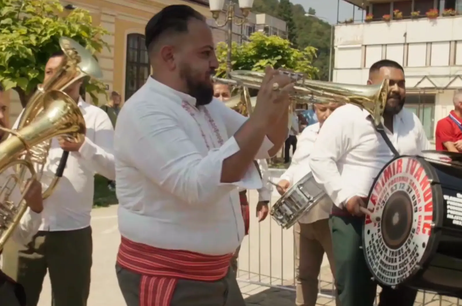 «Άιντε Βαλκάνια»: Ο παλμός της παράδοσης σε μια σύγχρονη παραγωγή στην ΕΡΤ3