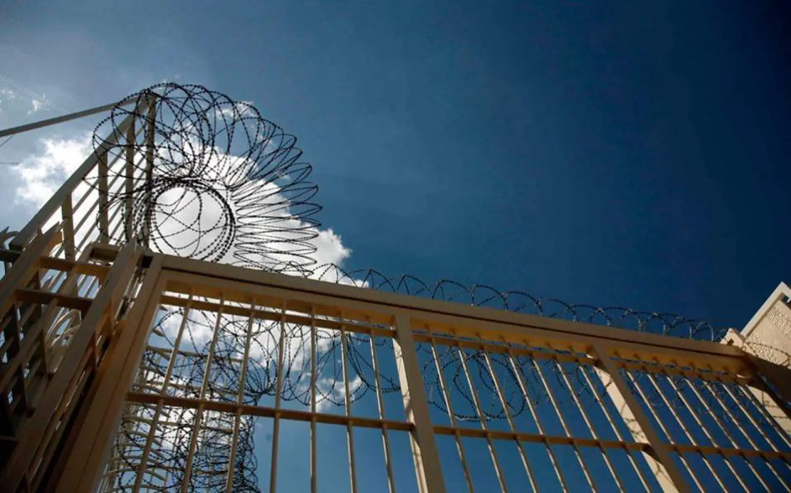Γαλλία: Η Γενική Επιθεωρήτρια καταγγέλλει το ποσοστό αυτοκτονιών μέσα στις φυλακές
