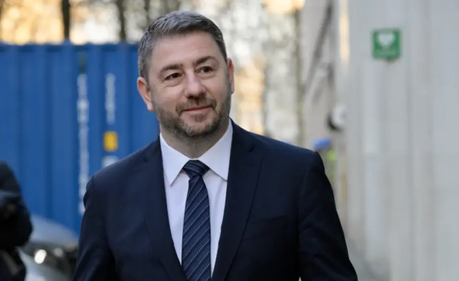 Ανδρουλάκης από Σαντορίνη: Ειδικά κίνητρα και όχι οριζόντιες λύσεις – Το αναπτυξιακό σχέδιο του ΠΑΣΟΚ για τα νησιά