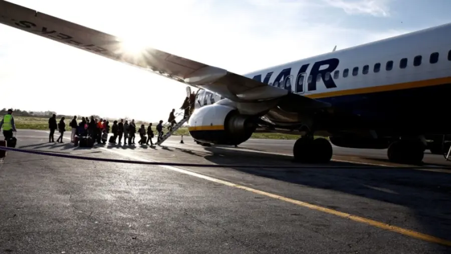 Boeing 737 της Ryanair προσγειώθηκε με καύσιμα πολύ κάτω από το όριο ασφαλείας