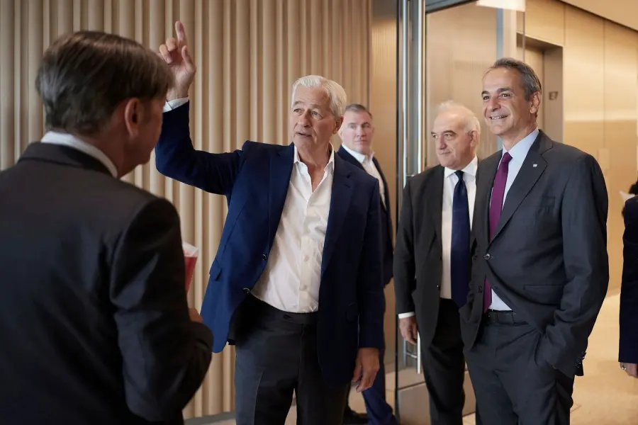 Συνάντηση Μητσοτάκη με τον CEO της JP Morgan στη Νέα Υόρκη
