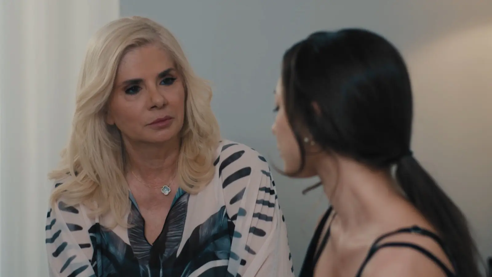 «Μπλε ώρες»: Ο Αγγελος γίνεται έξαλλος με την Εύα