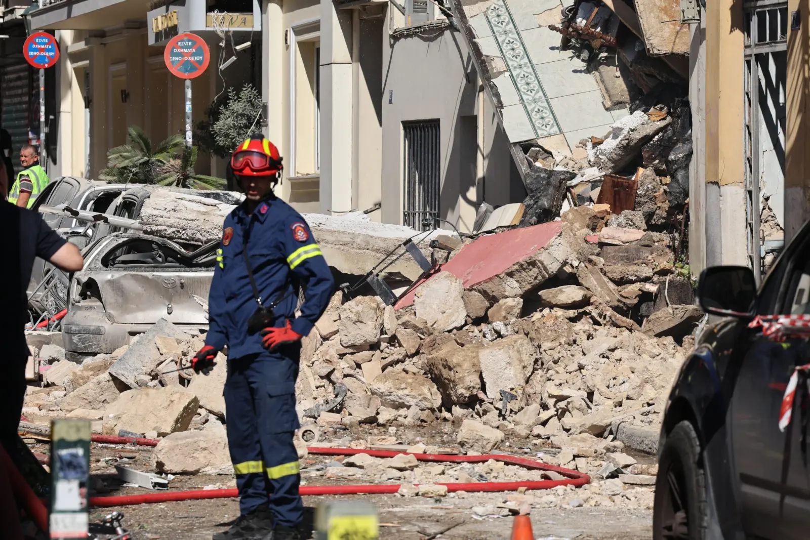 Πλάκα: Εντοπίστηκε τσάντα που φέρεται να ανήκει σε έναν από τους τουρίστες