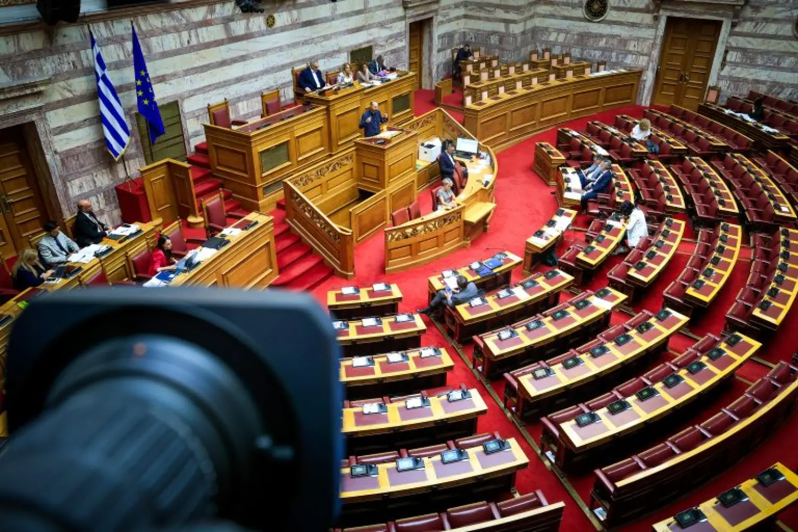Αντιπαράθεση για την ενεργειακή κρίση: Την ανάγκη ευρωπαϊκής εξαίρεσης για μείωση του ΕΦΚ σημειώνει η κυβέρνηση – Σφοδρή κριτική της αντιπολίτευσης