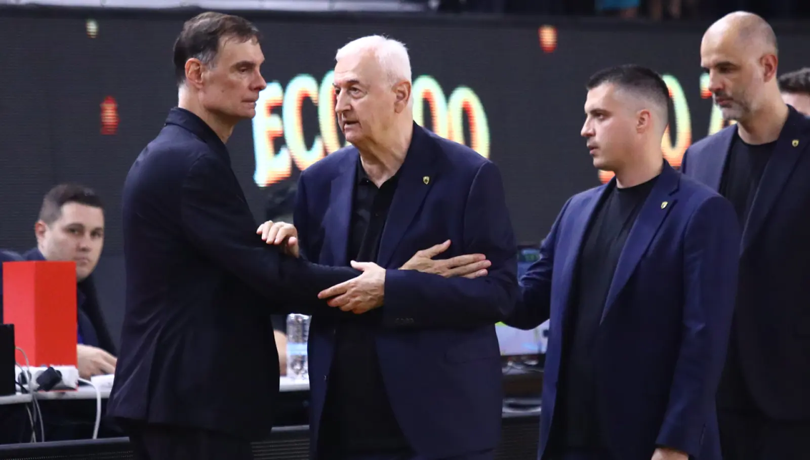 Ολυμπιακός-ΑΕΚ: «Μάχη» για μια θέση στον τελικό του Super Cup