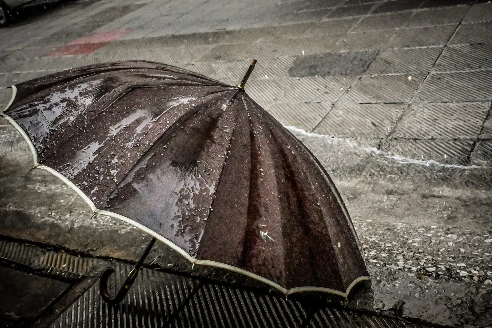 Καιρός: Ισχυρές βροχές και καταιγίδες σε Πελοπόννησο, Εύβοια, ανατ. Στερεά – Πού χρειάζεται προσοχή, πρόγνωση από τον Γ. Εμμανουήλ
