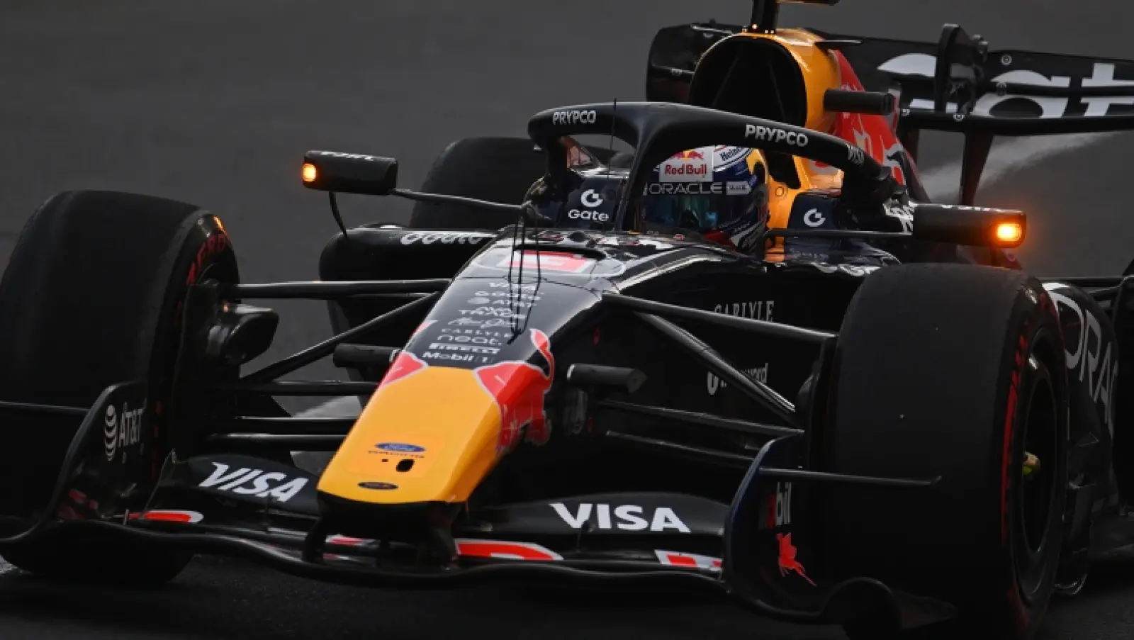 F1, Φερστάπεν: «Κάτι πάει σοβαρά λάθος»