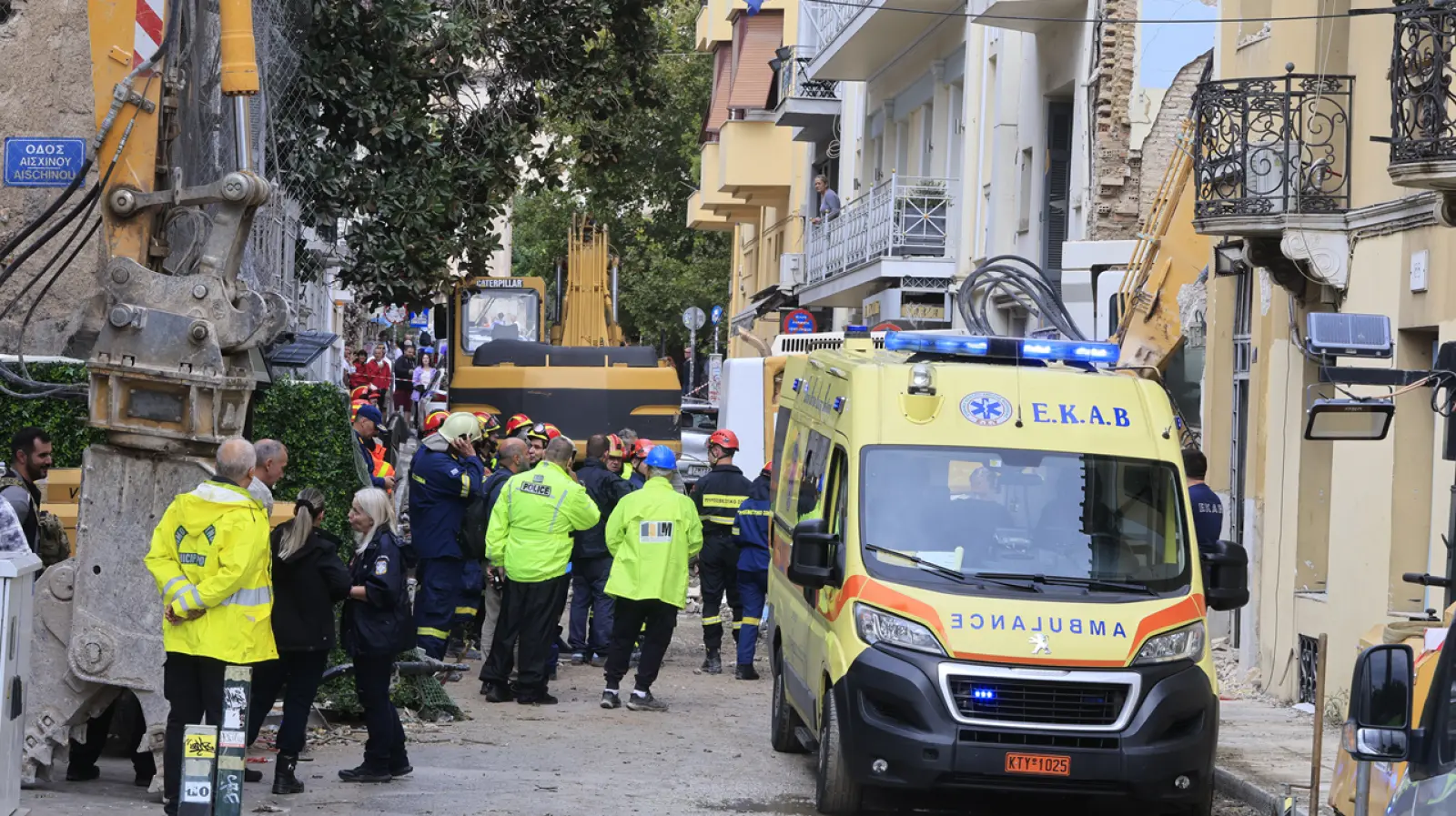 Εντοπίστηκε και δεύτερη σορός στα συντρίμμια του κτηρίου που κατέρρευσε στην Πλάκα