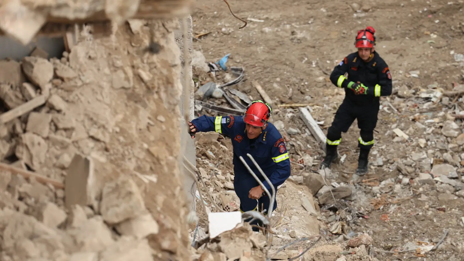 Πλάκα: Καμία καταγγελία για οσμή αερίου πριν από την έκρηξη, λέει η Πυροσβεστική
