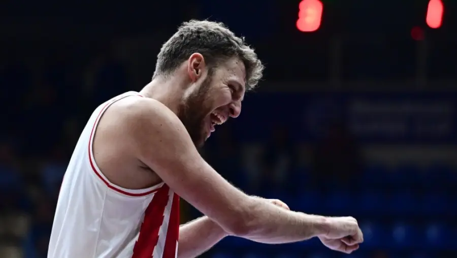Ολυμπιακός - ΑΕΚ 93-80: Στον τελικό με υπογραφή... Μοντέρο