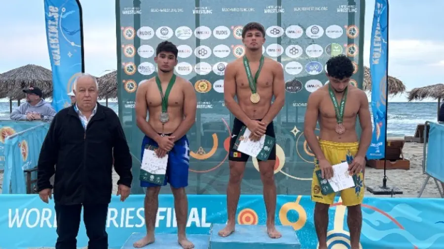 Διπλή επιτυχία στο Παγκόσμιο πρωτάθλημα Beach Wrestling U20