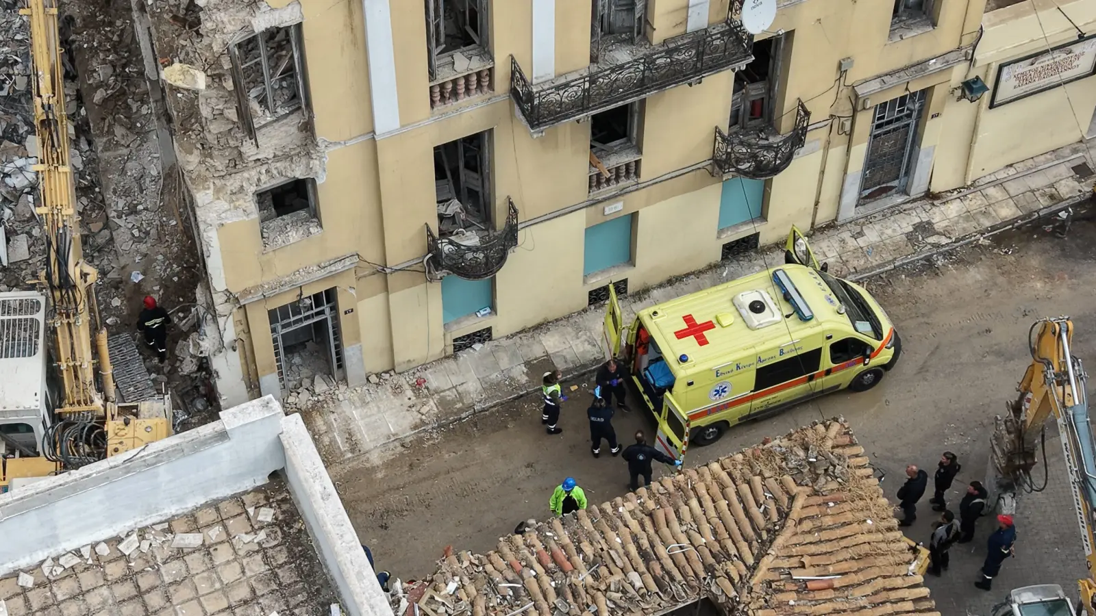 Τη βαθύτατη θλίψη του εξέφρασε το ΥΠΕΞ για τους έξι νεκρούς στην Πλάκα