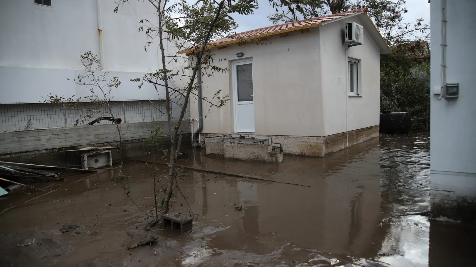 Προβλήματα σε Εύβοια και Σκιάθο από την κακοκαιρία