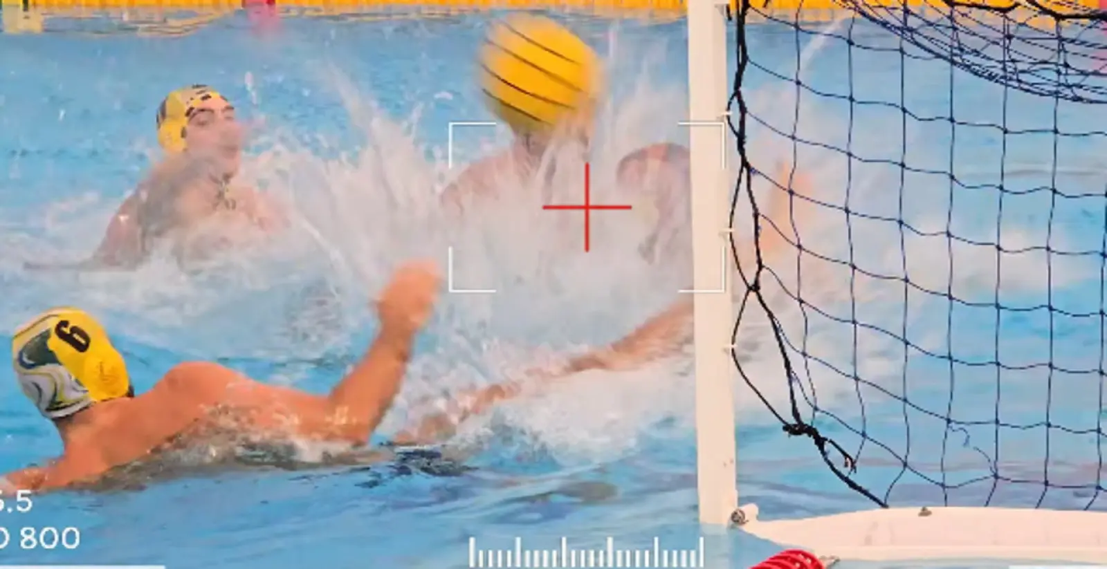 Πόλο: Απίθανη επέμβαση με… τάκλιν! (video)