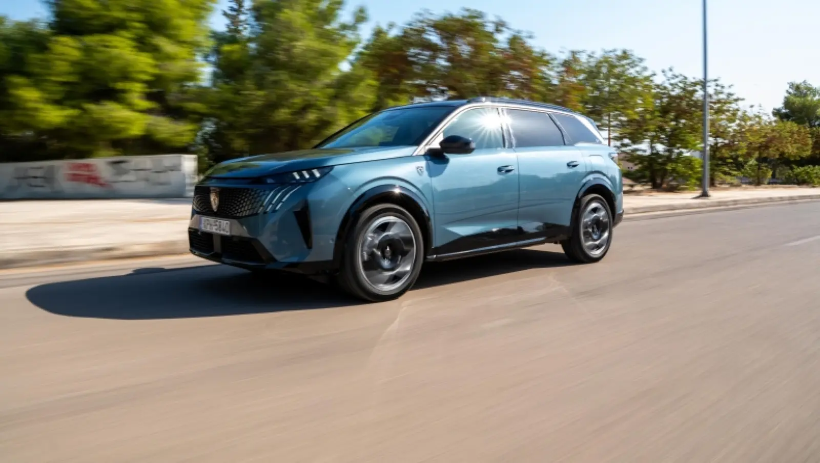 Test drive Peugeot E-5008: Η ηλεκτρική οικογενειακή μετακίνηση σε άλλη κλίμακα