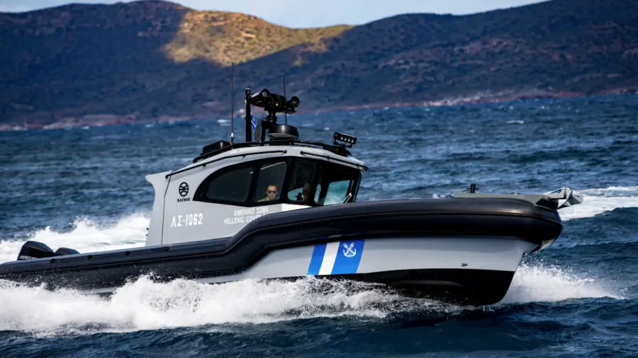 Λέμβος με 32 μετανάστες εντοπίστηκε νότια τη Γαύδου