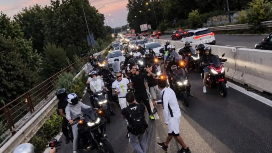 Ιταλία: Μολδαβός τράπερ απελάθηκε που είχε κλείσει αυτοκινητόδρομο για τα γυρίσματα του βίντεο κλιπ του