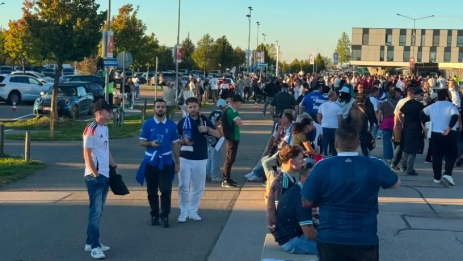 Εθνική Ελλάδας: Τρέλα για τη γαλανόλευκη πάνω από 5.000 στο Άουγκσμπουργκ