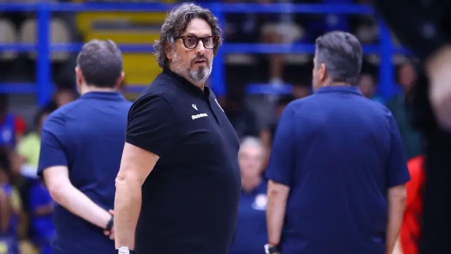 Τρινκιέρι: «Ακόμη προσπαθώ να καταλάβω τι συνεργασία θα πρέπει να έχω με τους διαιτητές και το πώς θα το αντιμετωπίσουμε»