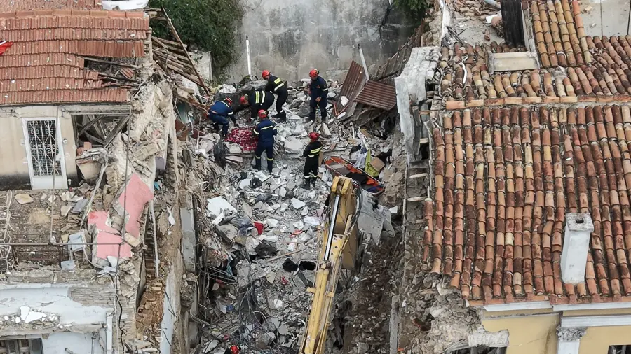 Πλάκα: Ξεκινούν οι αυτοψίες της Πολεοδομίας μετά τη φονική έκρηξη
