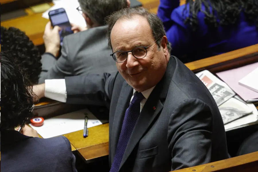 Γαλλία: Ο Φρανσουά Ολάντ αφήνει ανοιχτό το ενδεχόμενο υποψηφιότητας το 2027