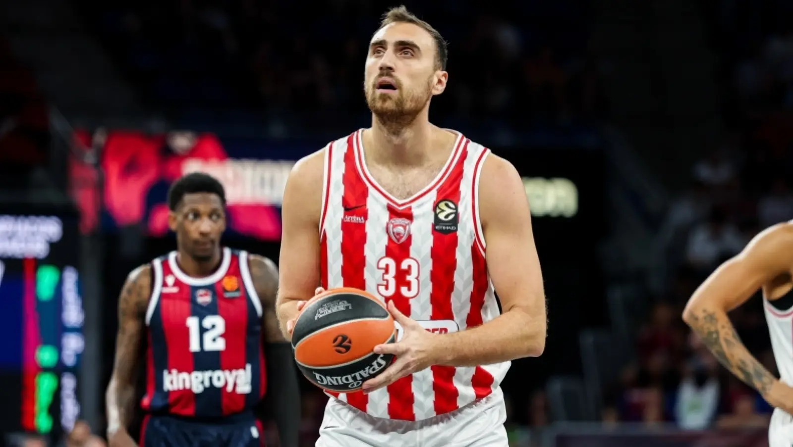 Μιλουτίνοφ: Χωρίς τον Σέρβο σέντερ ο Ολυμπιακός στην «διαβολοβδομάδα»