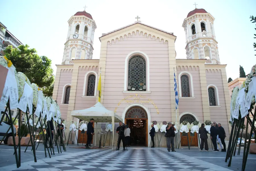 Θεσσαλονίκη: Συγκίνηση στο τελευταίο αντίο στον Σούλη Μαρκόπουλο