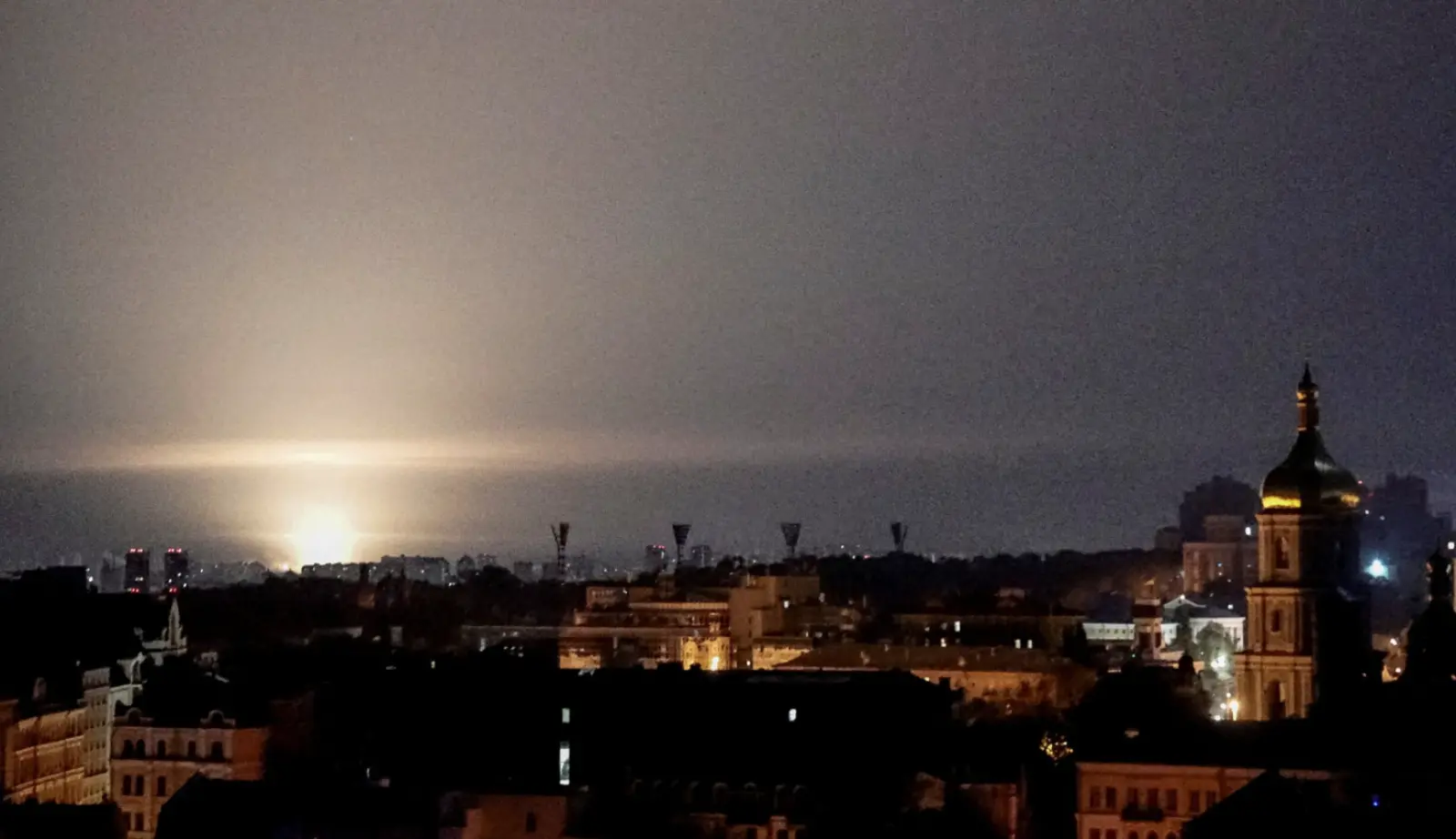 Ισχυρή έκρηξη στο κέντρο του Κιέβου