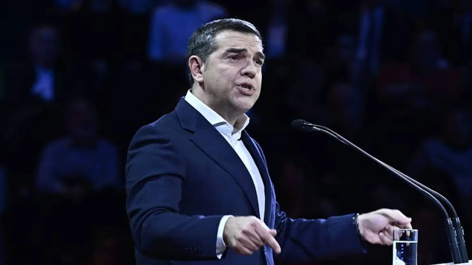 Tσίπρας: Εχουμε βουλγαρικούς μισθούς, γαλλικές τιμές και κινεζικές συνθήκες εργασίας