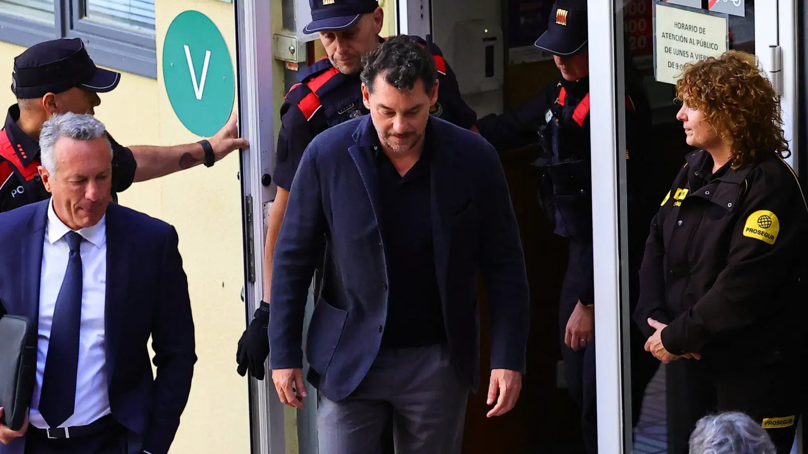 Θάνατος ιδρυτή της Mango: Εξι μάρτυρες για τη διαθήκη και το ίδρυμα – Τι ζητά η υπεράσπιση του γιου του