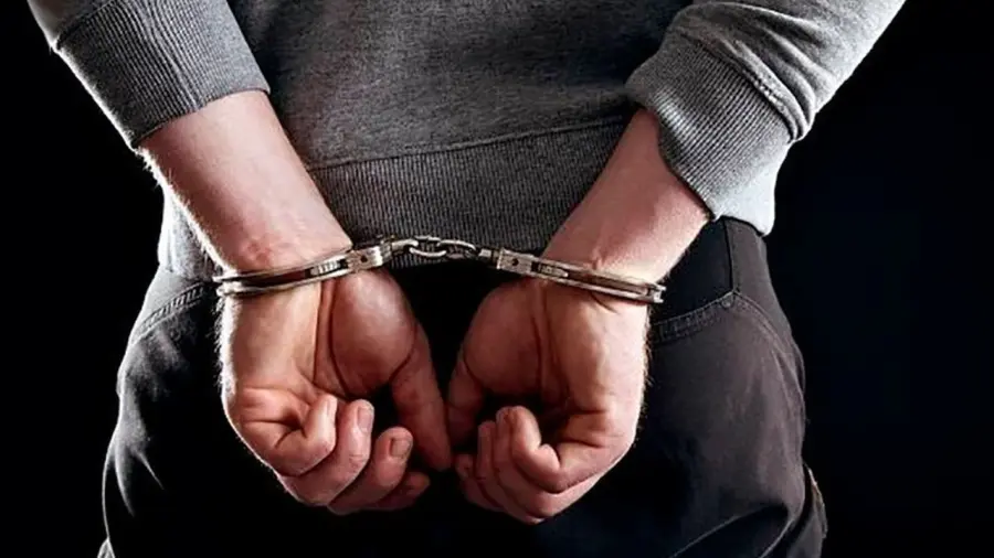 Συνελήφθησαν δύο άνδρες που έκλεβαν καπάκια από μετρητές νερού στον Άγιο Δημήτριο