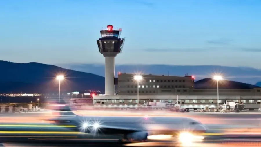Αν πετάτε συχνά πρέπει να αποφύγετε ένα αεροδρόμιο: Νέος νόμος προτείνει την έξτρα χρέωση των frequent flyer