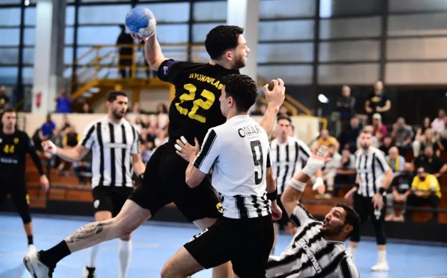 Handball Premier: H ΑΕΚ πήρε με 28-24 το ντέρμπι με τον ΠΑΟΚ (δείτε τα highlights)