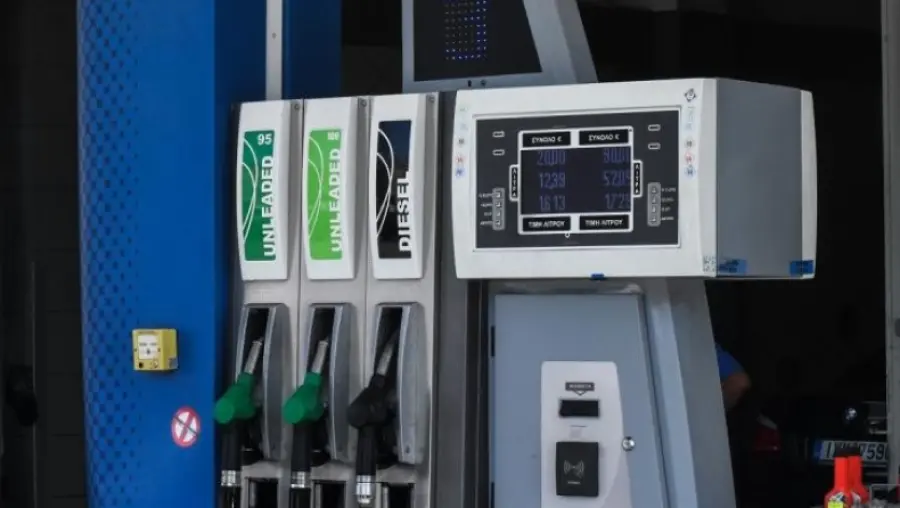 Πόσο ακρίβυναν βενζίνη και diesel μέσα σε έναν χρόνο