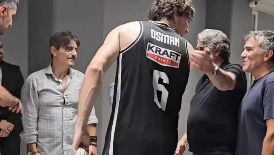 Γιαννακόπουλος: Υποδέχθηκε Μυστακίδη, αγκαλιά με Όσμαν